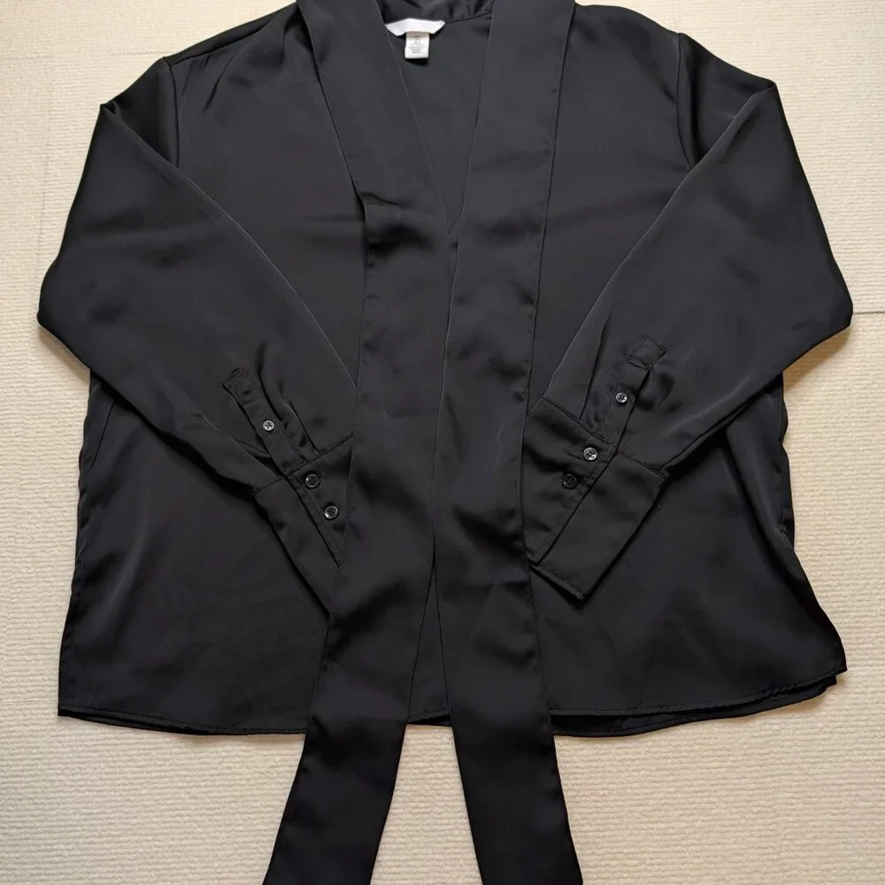 H&M long sleeve black bow tie blouse - size large - Picture 8 of 8
